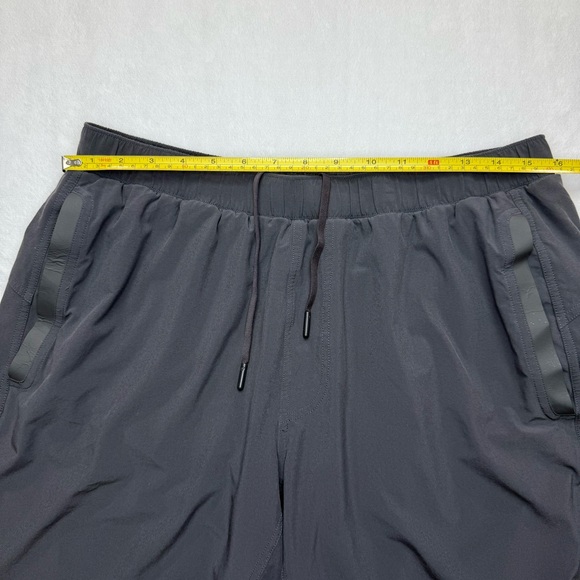 Lululemon Shorts Men’s Size XL Black Hybrid Swim Gym Lined 8.5” Inseam Athletic - Picture 7 of 9